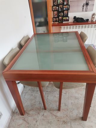 Mesa comedor extensible 3 posiciones y 4 sillas cr