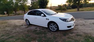 Renault Latitude 2011