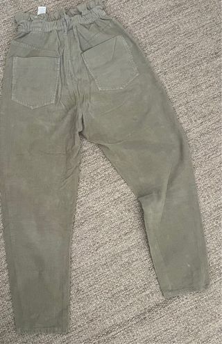 Pantalón pana Zara verde T.32