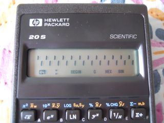 CALCULADORA HEWLETT PACKARD HP 20S,CON FUNDA.