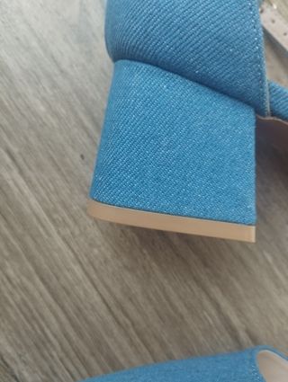 Zapatos de tacón azul