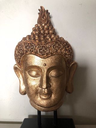 Statua Buddha dorata con base
