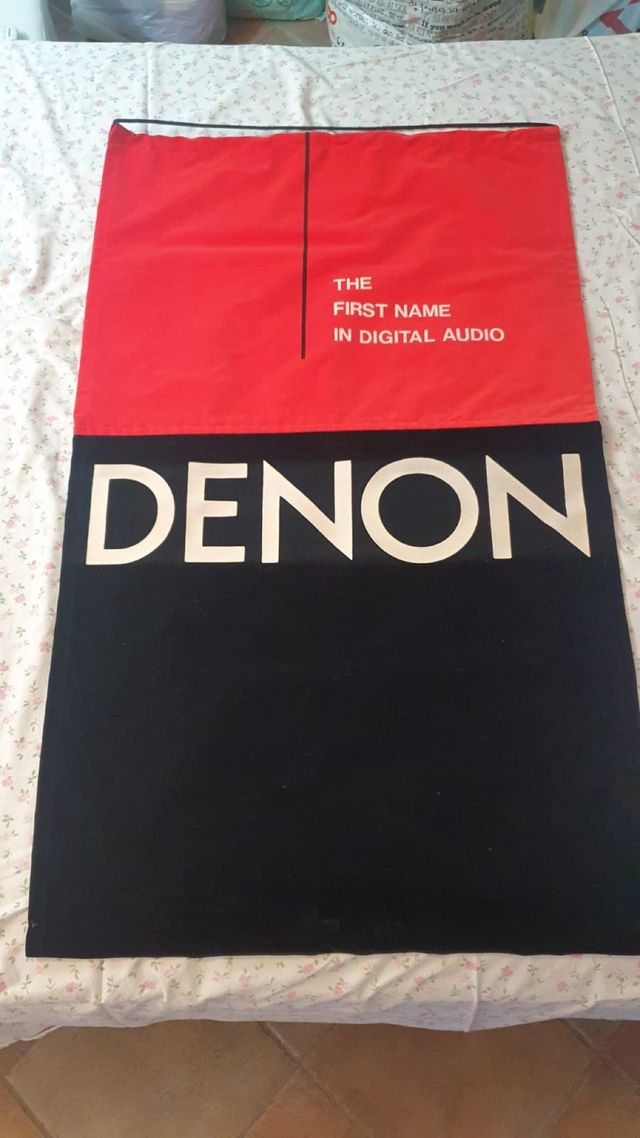 Bandiera Denon The First Name in Digital Audio