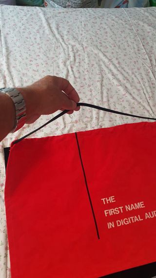 Bandiera Denon The First Name in Digital Audio