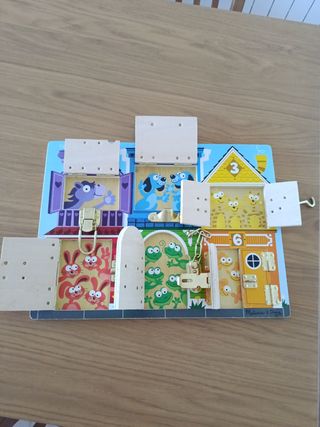 Tablero de Pestillos Melissa & Doug