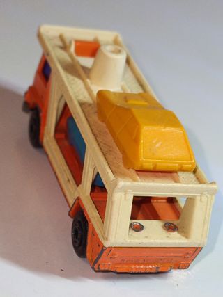 CAMION PORTA COCHES CAR TRANSPORTER 1/64