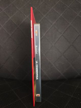 Libro y DVD La Cenerentola Ópera