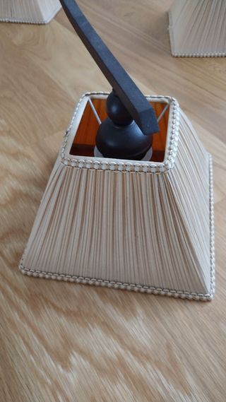 Lámpara de techo de metal con tulipas fruncidas