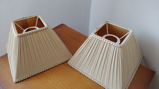 Lámpara de techo de metal con tulipas fruncidas