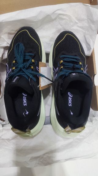 Zapatillas Asics Trail Running Talla 36. Nuevas