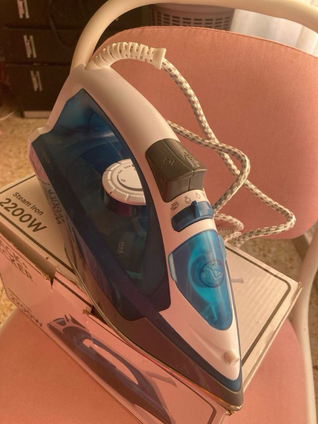 Plancha de ropa Black+Decker nueva