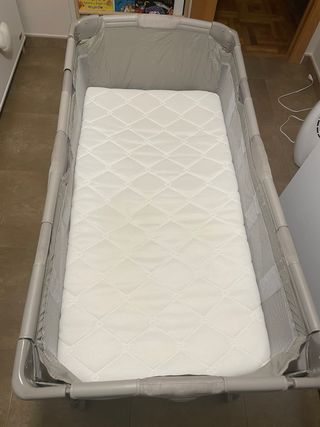 Cuna de viaje Joie + Colchón