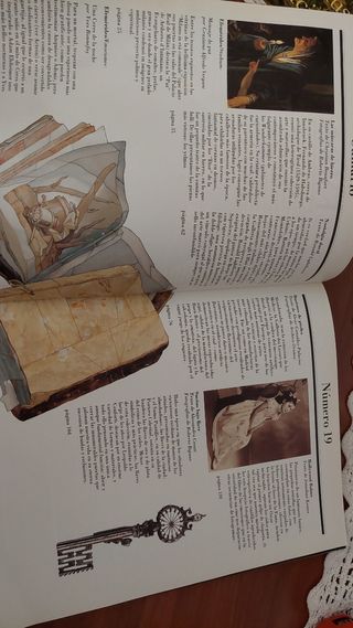 3 libros y revistas de arte y arquitectura,