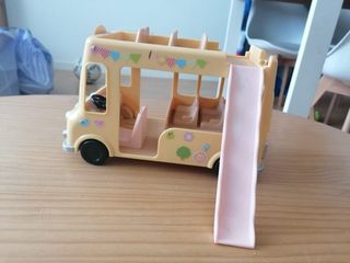 Autobús Sylvanian Families con tobogán