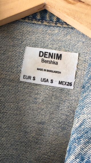 Cazadora vaquera Bershka