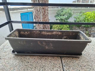 Jardineras negras con base