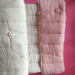 Edredón cuna,  rosa y beige