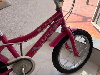 Bicicleta infantil rosa Lydia