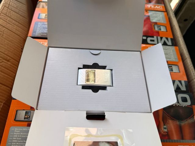 Lote de 60 unidades, Reproductores MP3 TEAC MP-300
