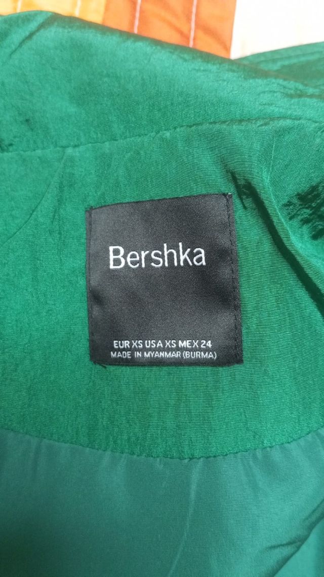 Chaqueta Bershka verde