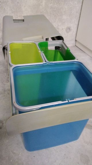 Cubos para reciclaje bajo fregadero