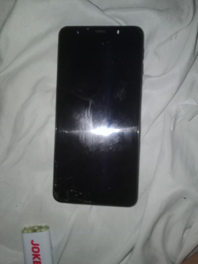 Teléfonos móviles con pantallas rotas 4 modelos