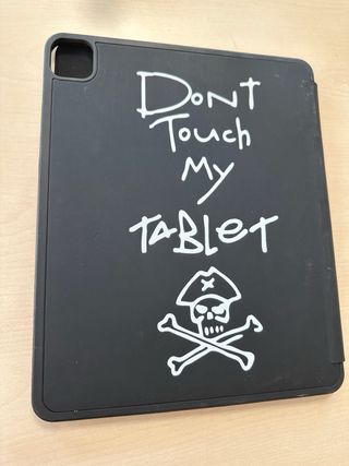 Funda para tablet con diseño de calavera