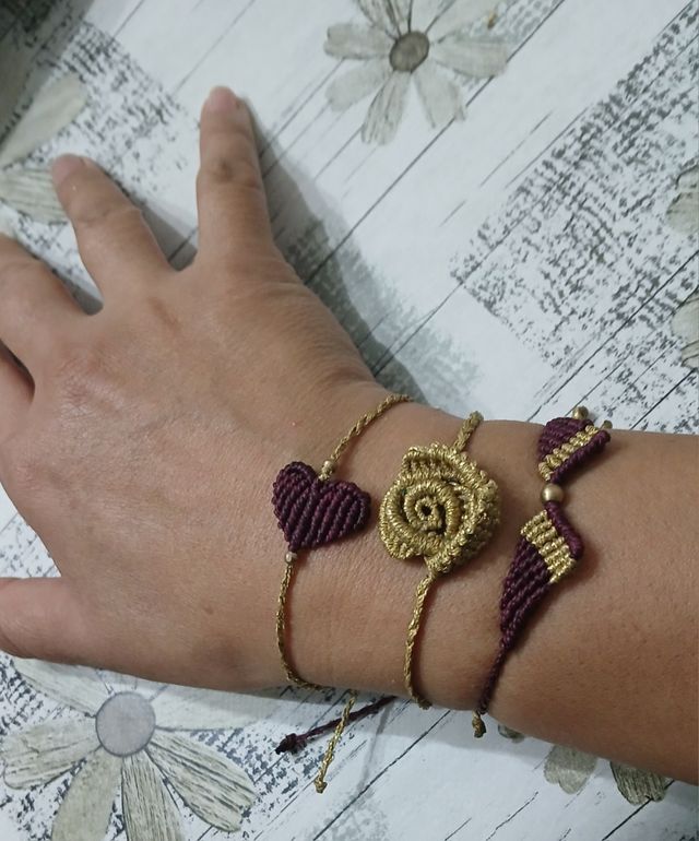 Set 3 Braccialetti Macramè Cuore Rosa e ali.