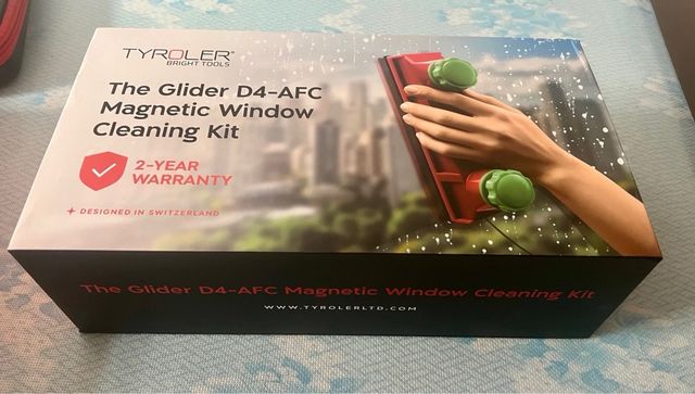 LIMPIA CRISTALES MAGNÉTICO DE LA MARCA TYROLER,