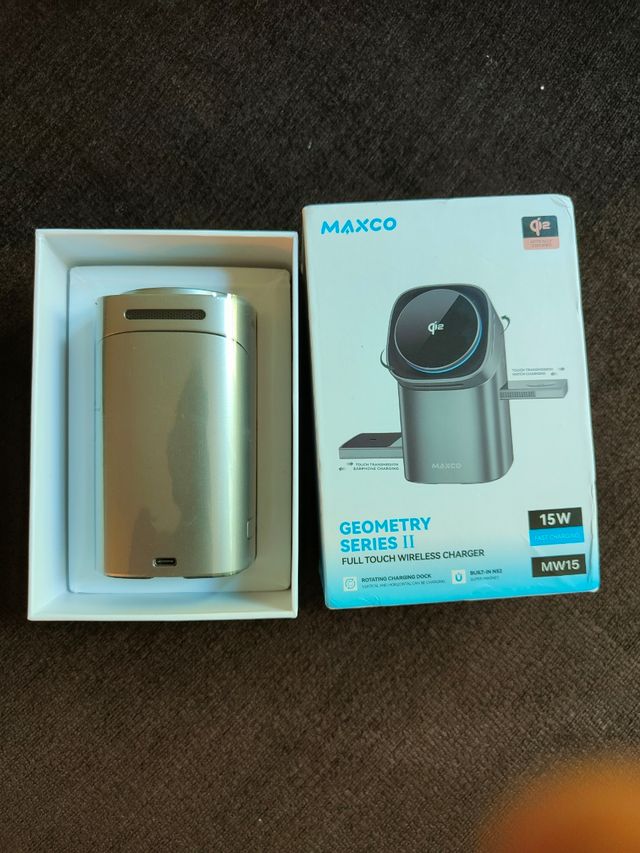 Caricatore wireless MAXCO Geometry Series II da 15 W