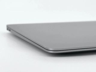 MacBook Air 13" (2020) Intel Core i3 1.1GHz 4 núcleos - SSD 256GB - RAM 8GB - Gris Espacial