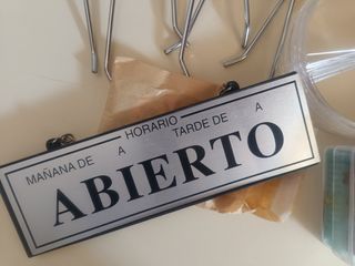 Material de tienda: Ganchos, números y cartel
