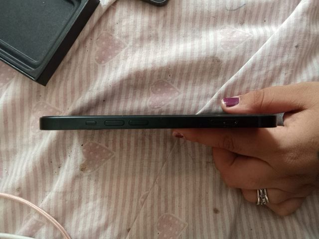 iPhone 13 nuovo, batteria 99%