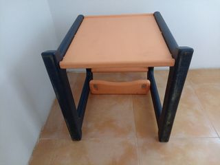 Trona naranja para bebé