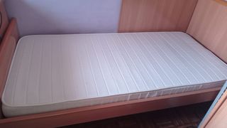 Colchón 90x200cm con estructura, precio negociable