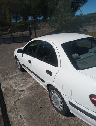 Nissan Almera 2001