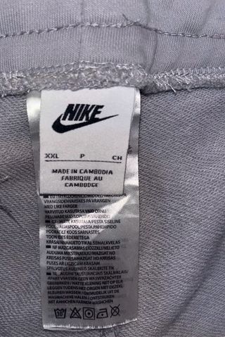 Nike Pantalón Corto Gris Cargo