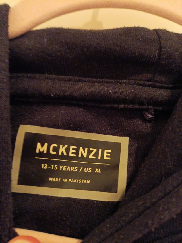 Sudadera McKenzie Negra
