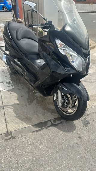 suzuki Burgman 400