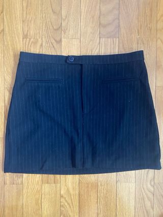 Conjunto Pull and Bear Top y Falda Negro