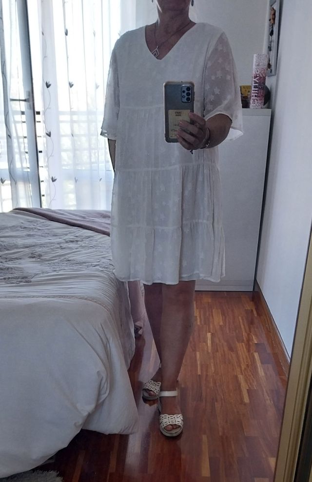 Vestido blanco de gasa.