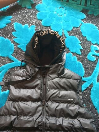 Chaleco ICON Negro con Capucha