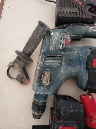 Taladro percutor Bosch GBH 24 V + 3 bata.y cargado