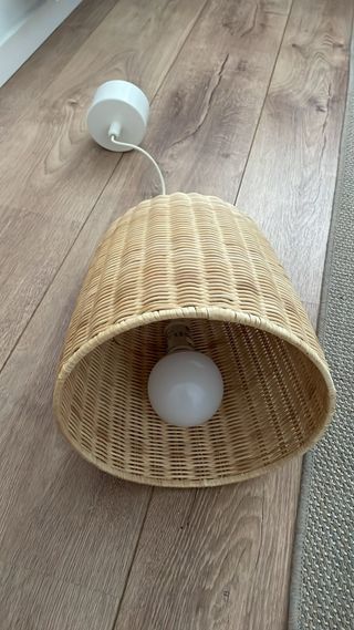Lámpara de techo IKEA de mimbre
