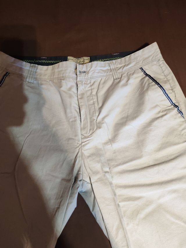 Pantalón corto beige hombre