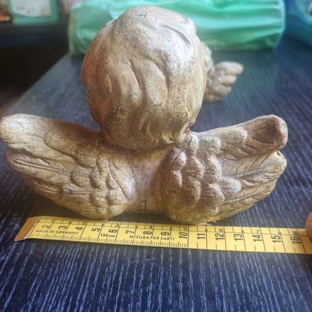 Pareja de angelitos decorativos de resina