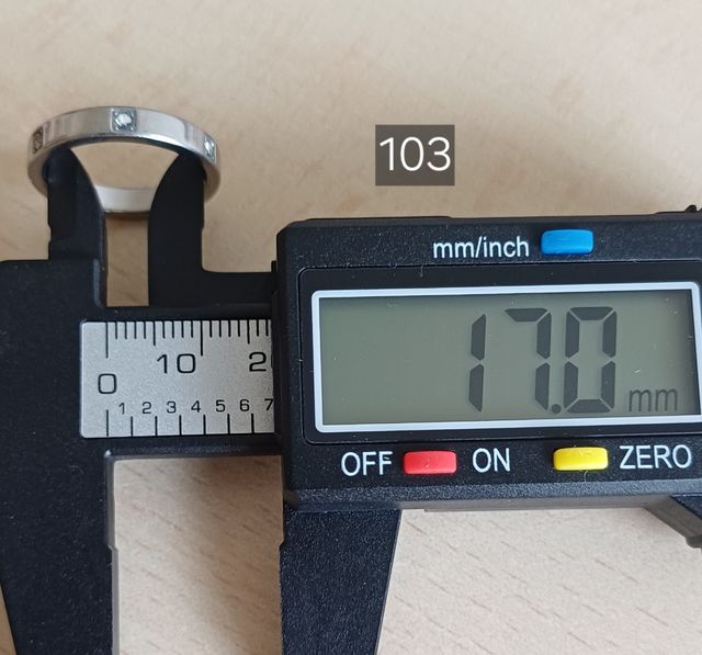 Anello Acciaio con Zirconi