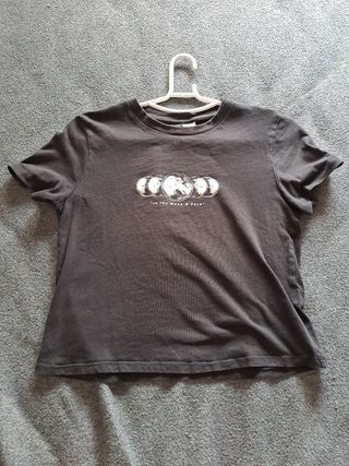 Camiseta S negra con estampado de fases lunares