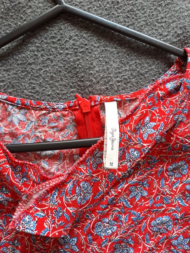 Vestido M estampado floral rojo