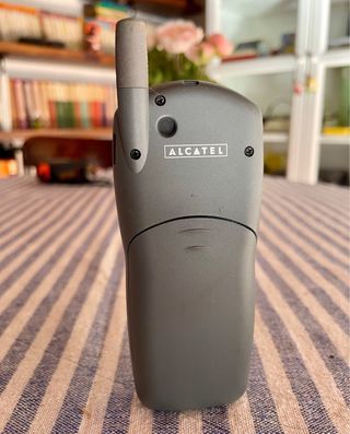 Modello Alcatel One Touch 300 blu marino